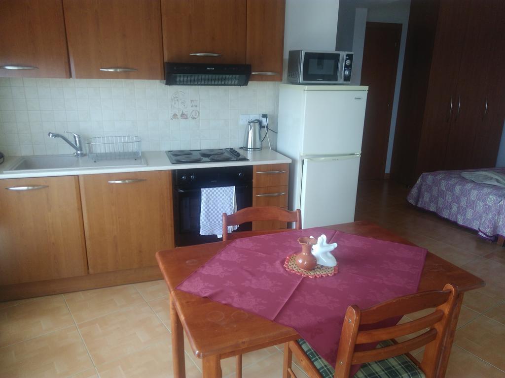 Yialos Apartments Pissouri Dış mekan fotoğraf